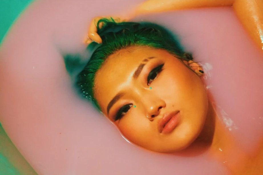 Milk bath photo by Gabriela Mendez